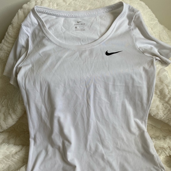 Nike Dri-fit T-Shirts - Picture 5 of 6